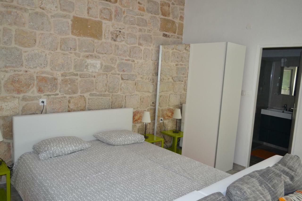 וויס Apartments Martinis מראה חיצוני תמונה