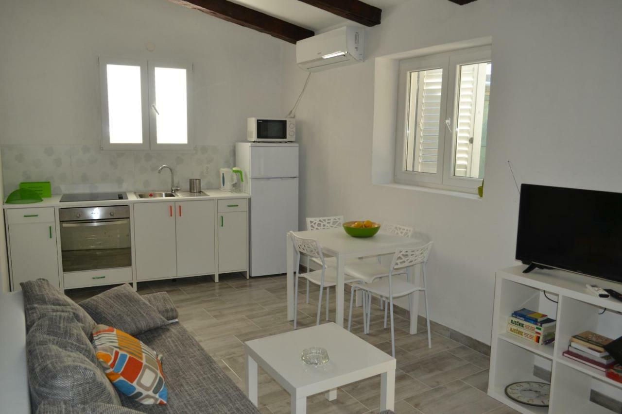 וויס Apartments Martinis מראה חיצוני תמונה